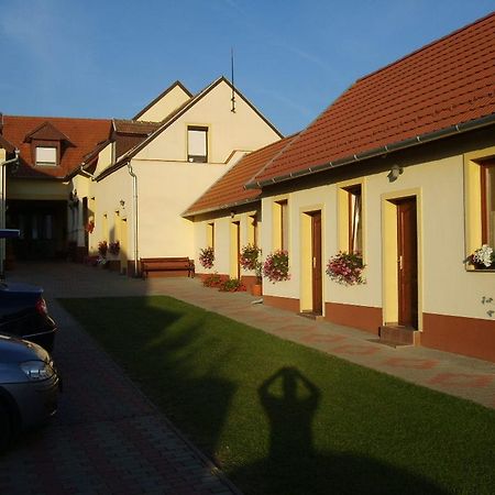 Szuts Panzio Bed and Breakfast Fertőrákos Εξωτερικό φωτογραφία