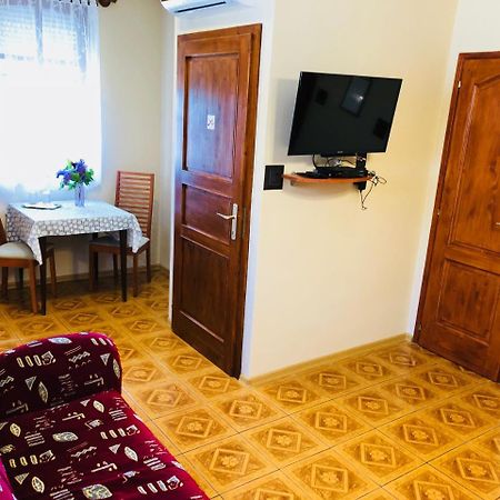 Szuts Panzio Bed and Breakfast Fertőrákos Εξωτερικό φωτογραφία