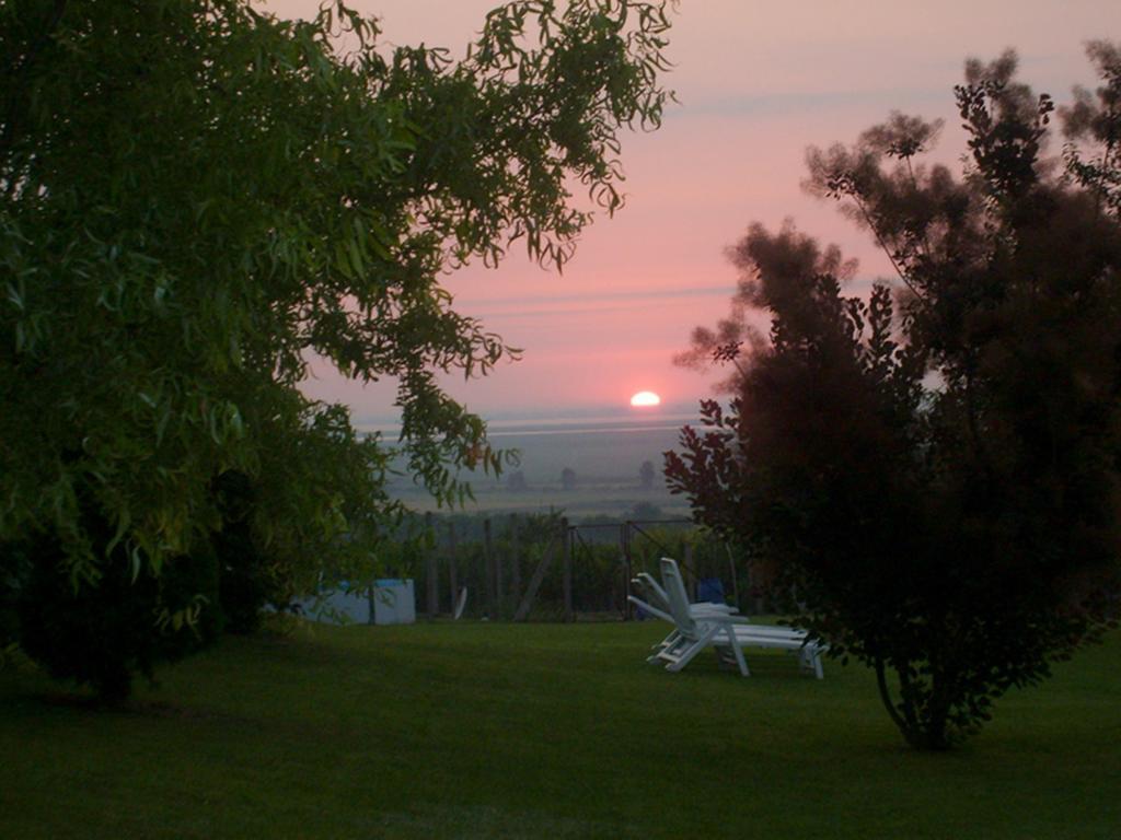 Szuts Panzio Bed and Breakfast Fertőrákos Εξωτερικό φωτογραφία