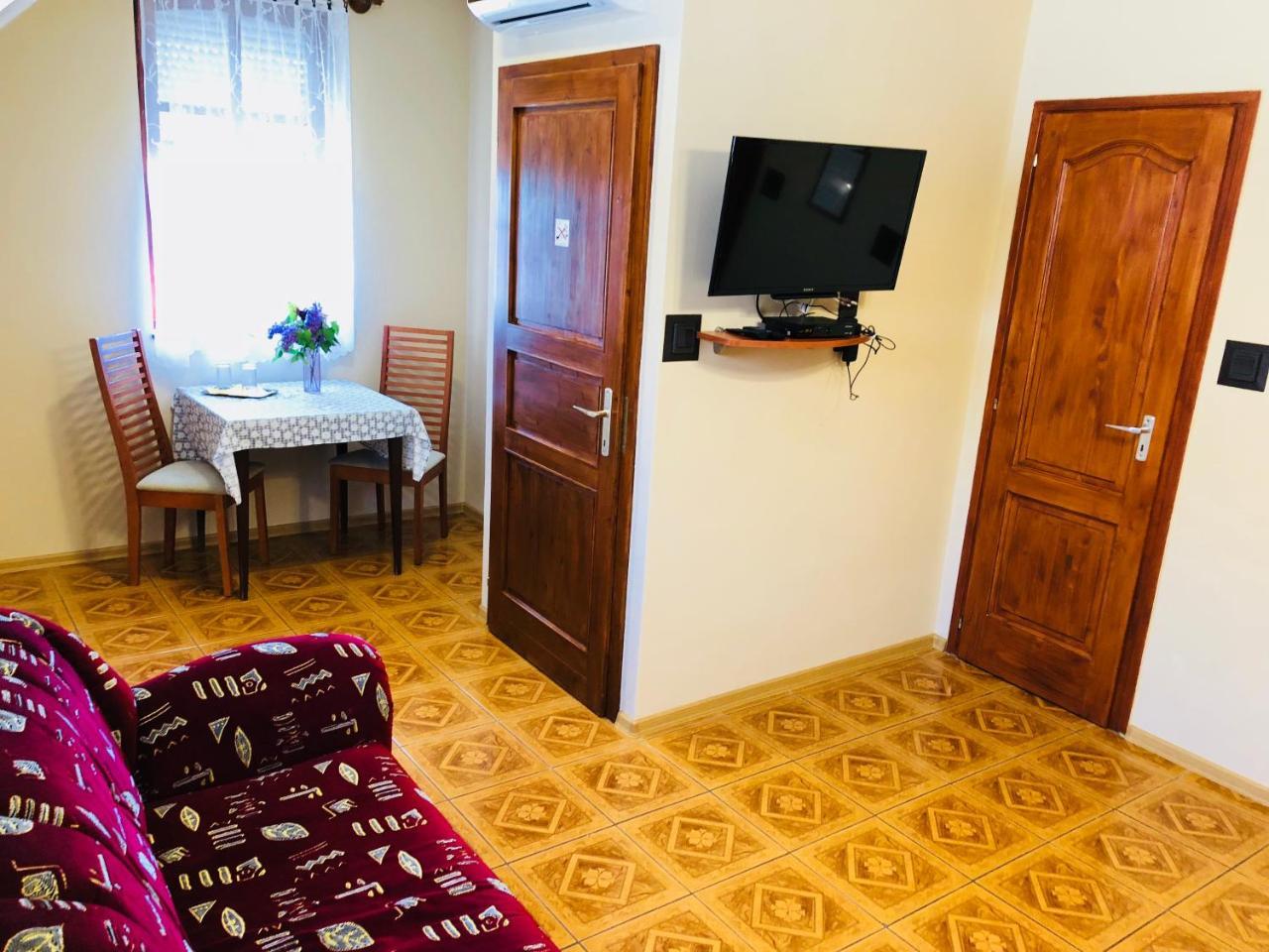 Szuts Panzio Bed and Breakfast Fertőrákos Εξωτερικό φωτογραφία