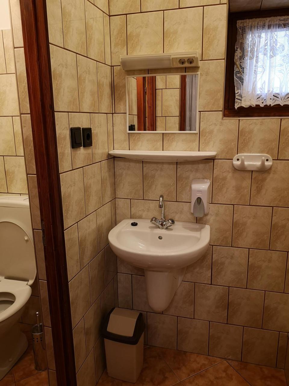 Szuts Panzio Bed and Breakfast Fertőrákos Εξωτερικό φωτογραφία