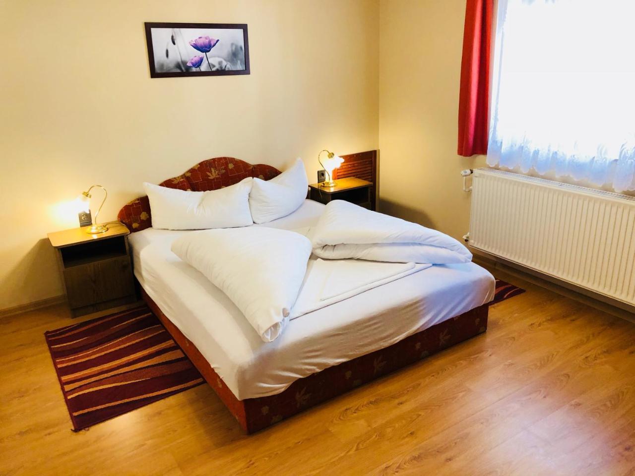 Szuts Panzio Bed and Breakfast Fertőrákos Εξωτερικό φωτογραφία