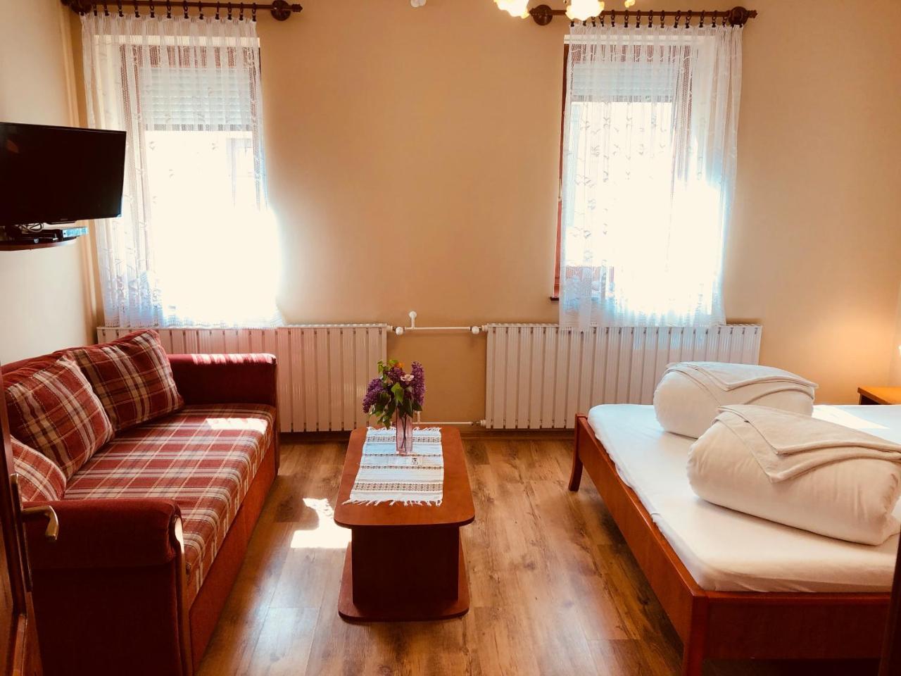 Szuts Panzio Bed and Breakfast Fertőrákos Εξωτερικό φωτογραφία