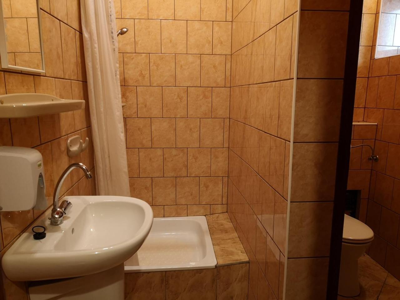 Szuts Panzio Bed and Breakfast Fertőrákos Εξωτερικό φωτογραφία