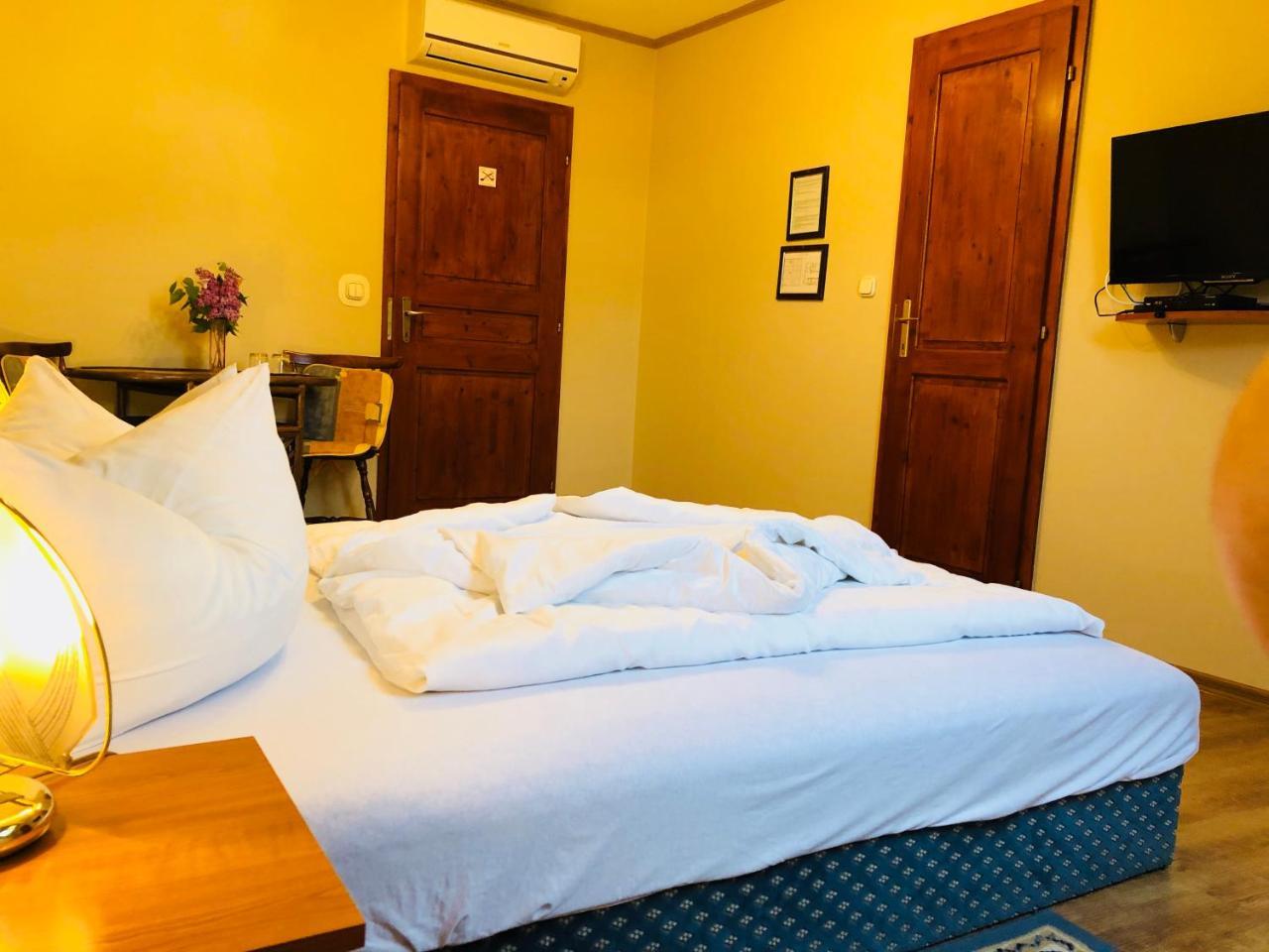 Szuts Panzio Bed and Breakfast Fertőrákos Εξωτερικό φωτογραφία